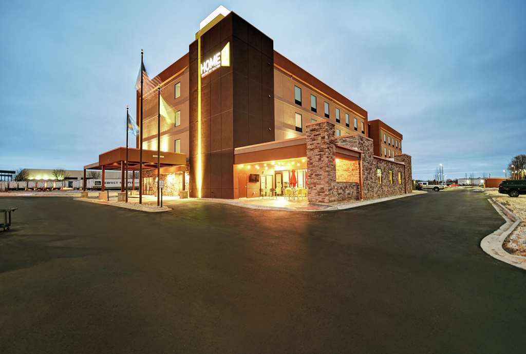 Home2 Suites By Hilton Белойт Экстерьер фото